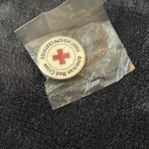 American Red Cross first aid CPR certified pin - Picture 1 of 2